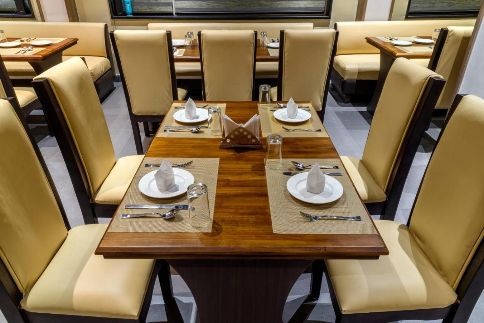 Rs Regal Inn-เดฟการ์ ภายนอก รูปภาพ