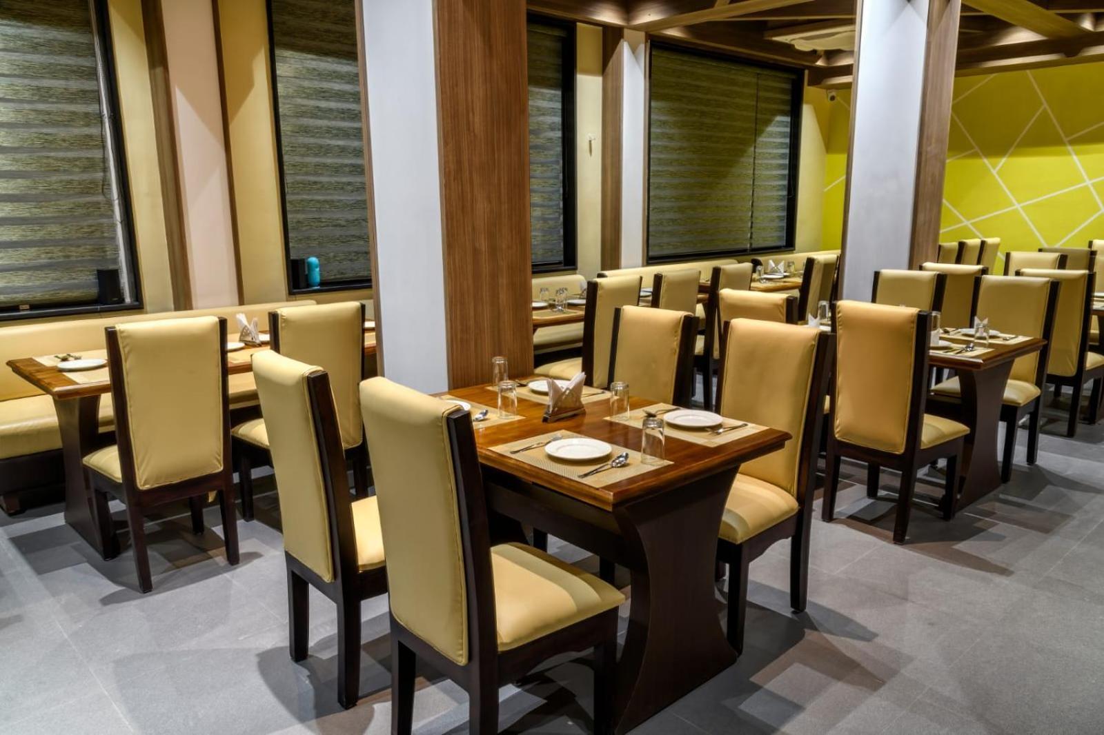 Rs Regal Inn-เดฟการ์ ภายนอก รูปภาพ