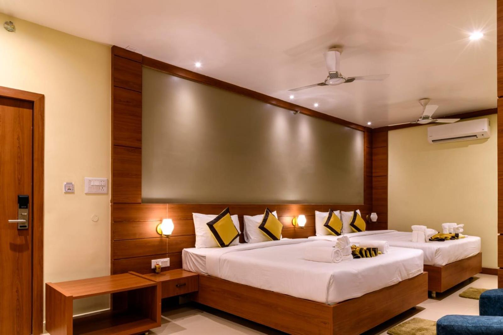 Rs Regal Inn-เดฟการ์ ภายนอก รูปภาพ
