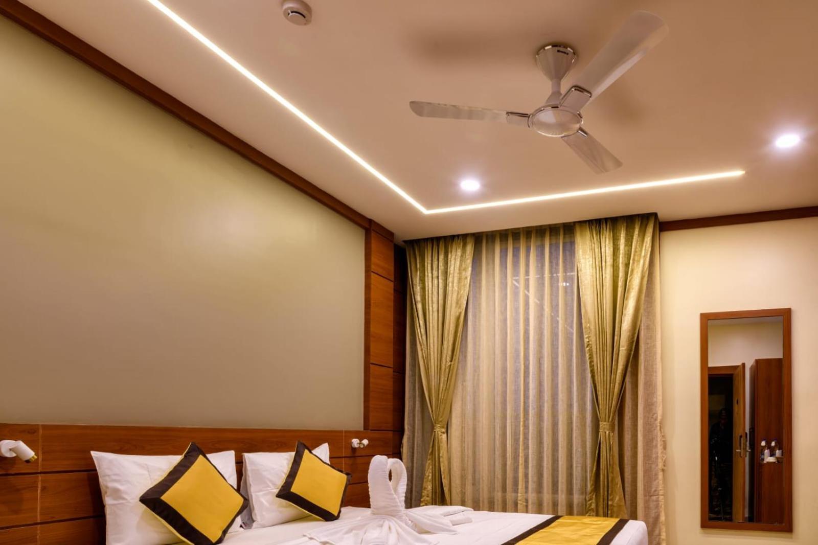 Rs Regal Inn-เดฟการ์ ภายนอก รูปภาพ