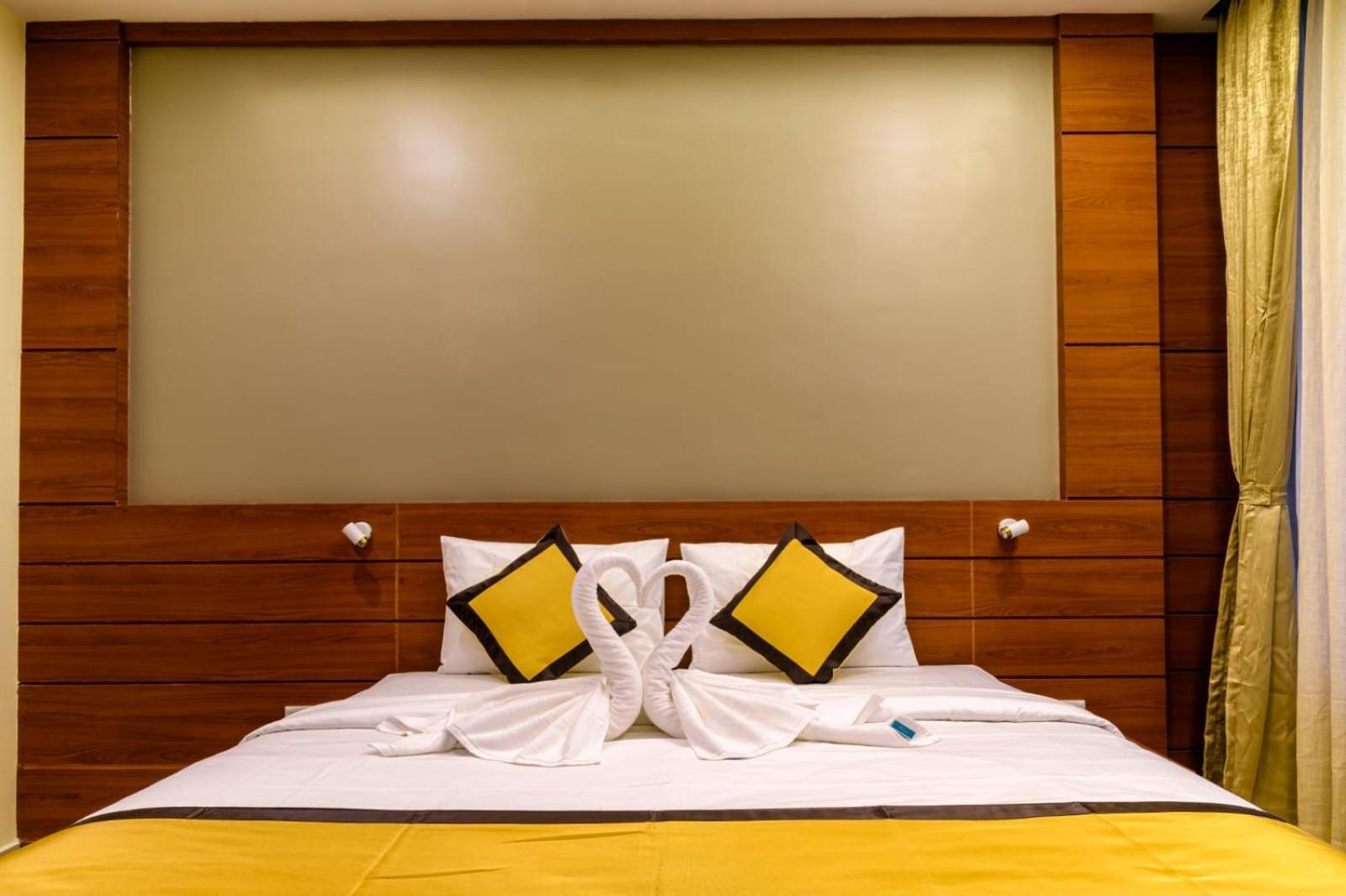 Rs Regal Inn-เดฟการ์ ภายนอก รูปภาพ