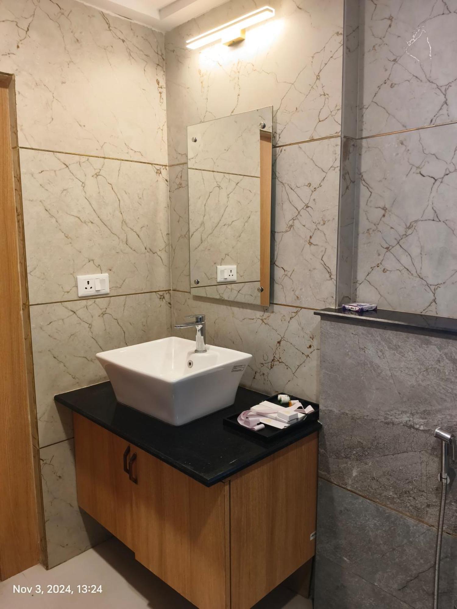 Rs Regal Inn-เดฟการ์ ภายนอก รูปภาพ