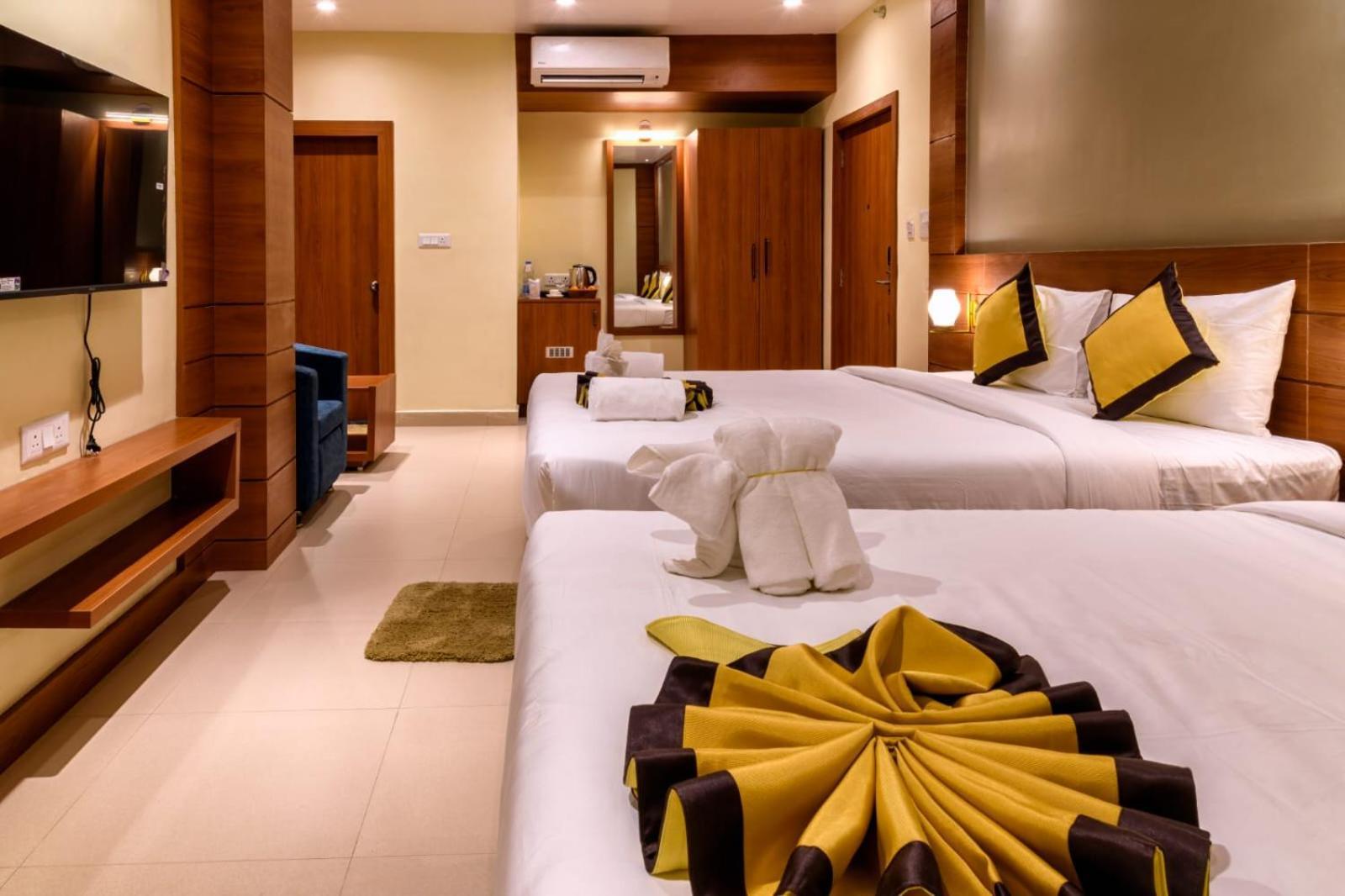 Rs Regal Inn-เดฟการ์ ภายนอก รูปภาพ