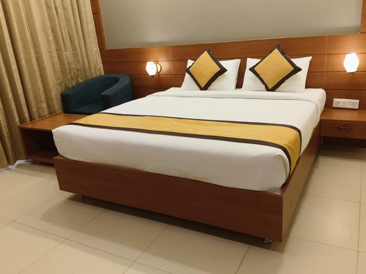 Rs Regal Inn-เดฟการ์ ภายนอก รูปภาพ