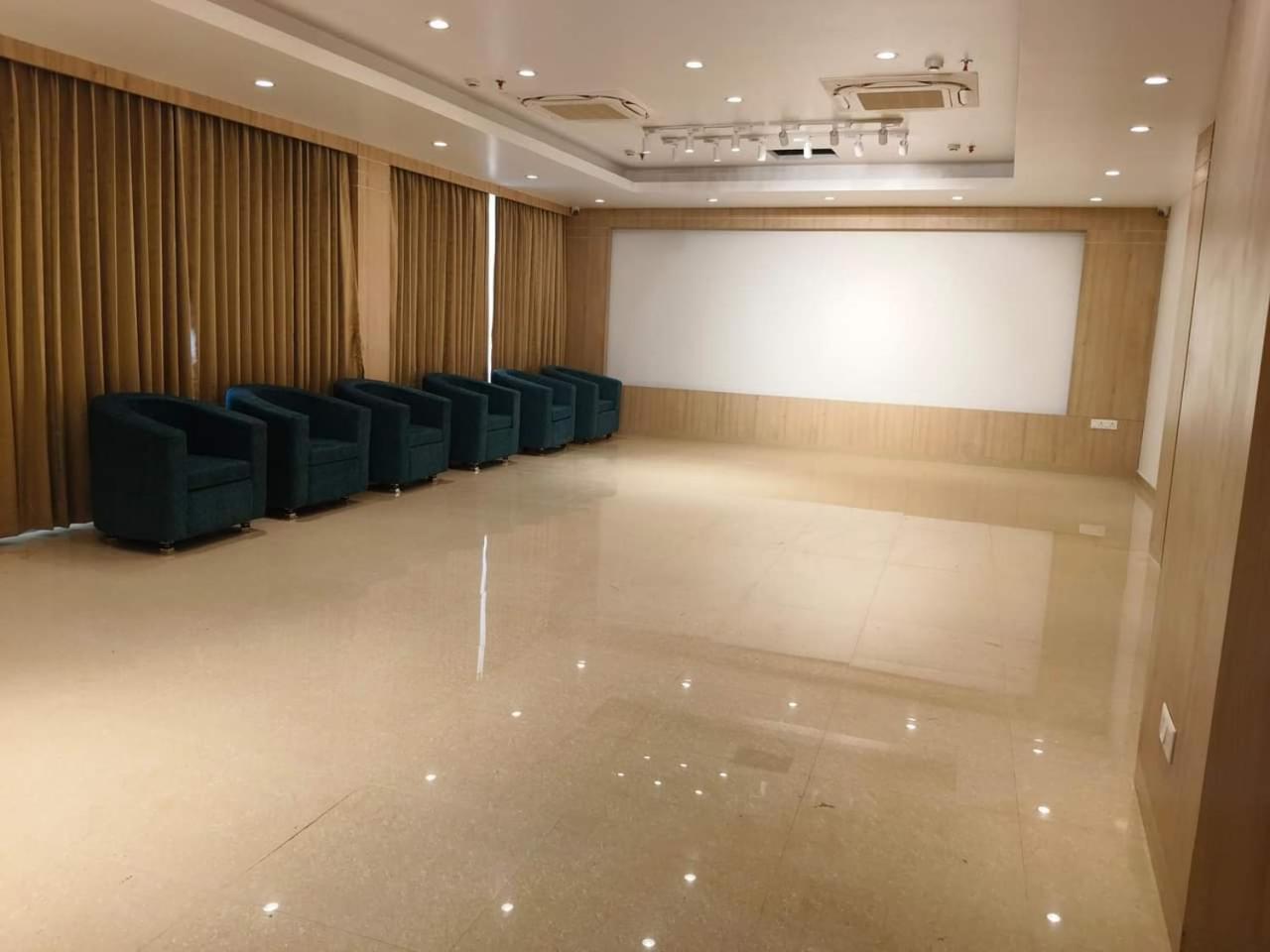 Rs Regal Inn-เดฟการ์ ภายนอก รูปภาพ