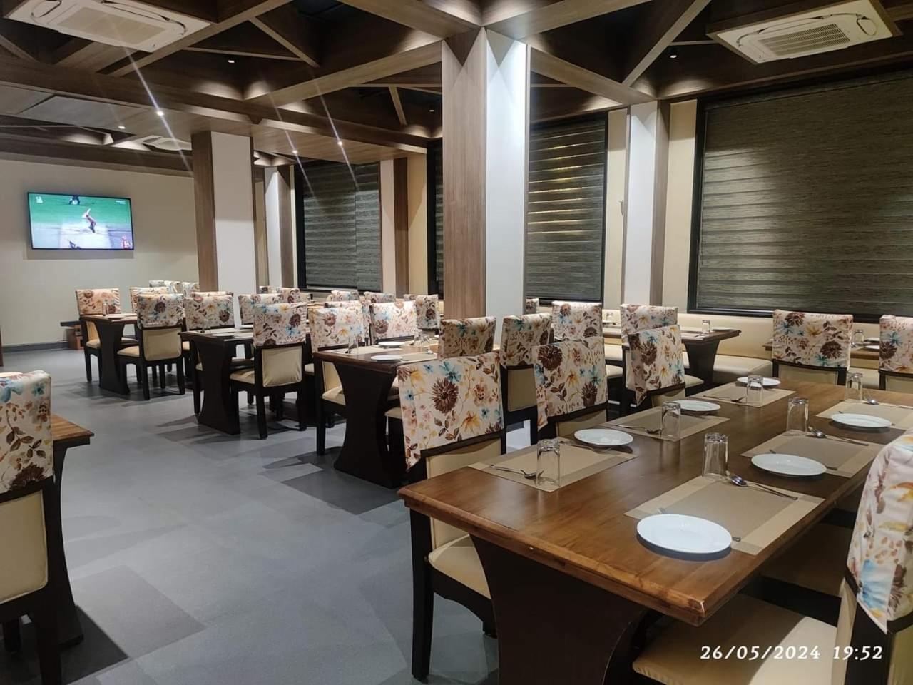Rs Regal Inn-เดฟการ์ ภายนอก รูปภาพ